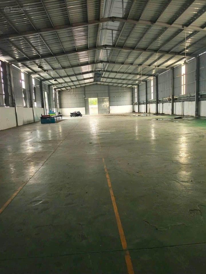Cho thuê kho xưởng 2500m2. pccc đầy đủ giấy tờ. nền sơn epoxy, hòa lợi, bến cát. gần tp mới