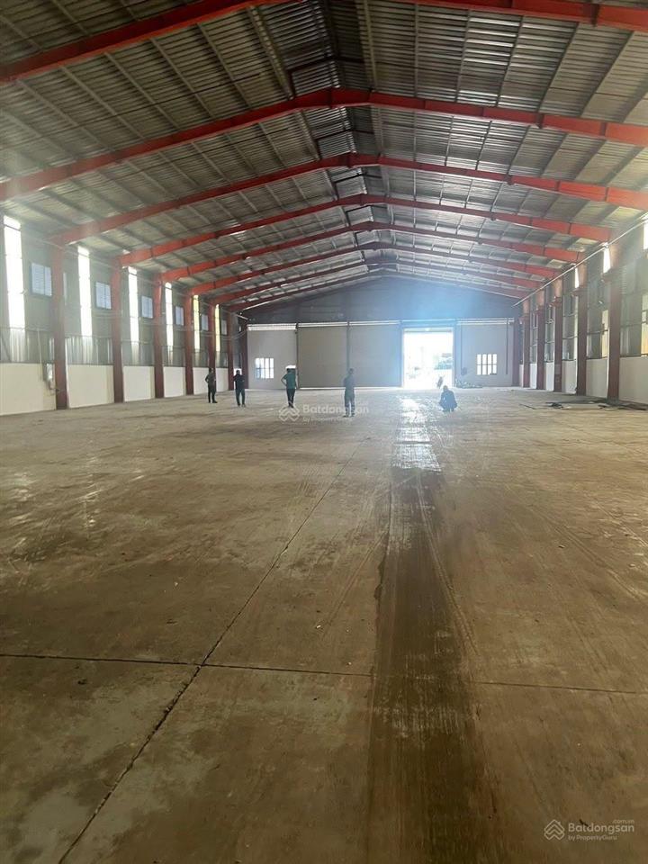 Cho thuê kho xưởng tổng dt 3000m2. pccc tự động, có sẵn vai cẩu trục. chánh phú hòa, bến cát, bd