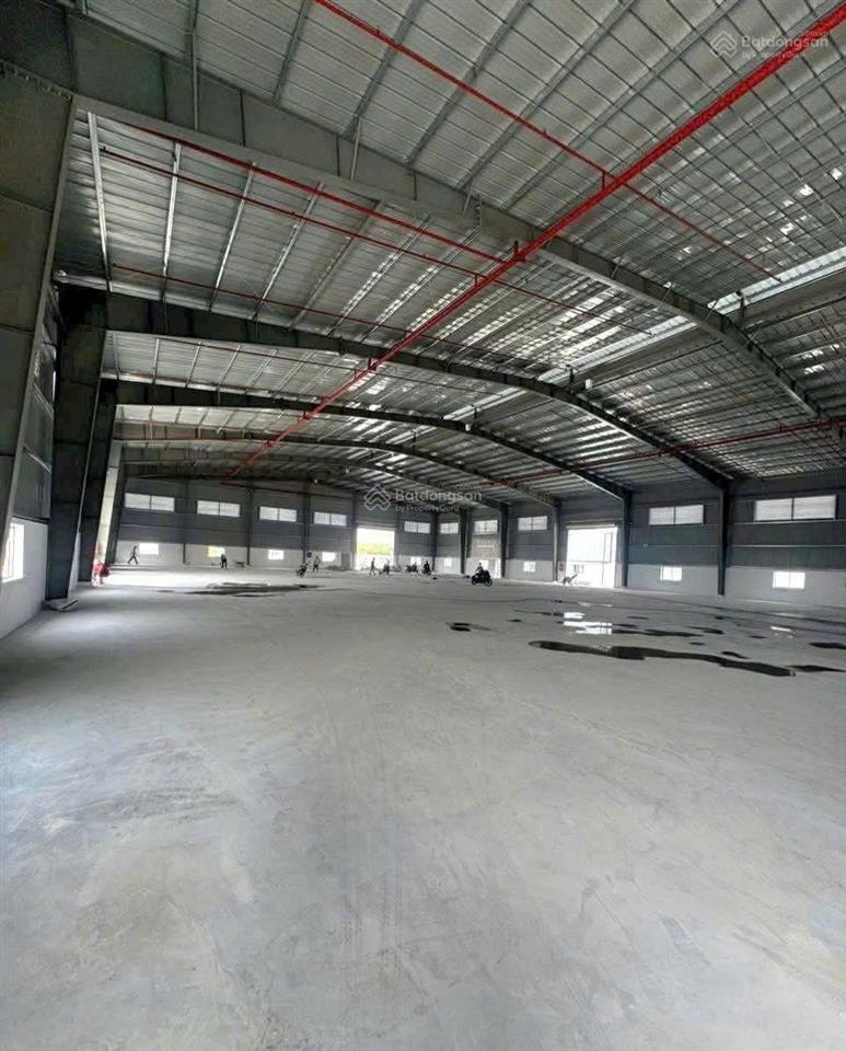Cho thuê kho xưởng 2400m2. khuôn viên riêng. pccc tự động. gần khu cn visip 2. tân uyên, bd