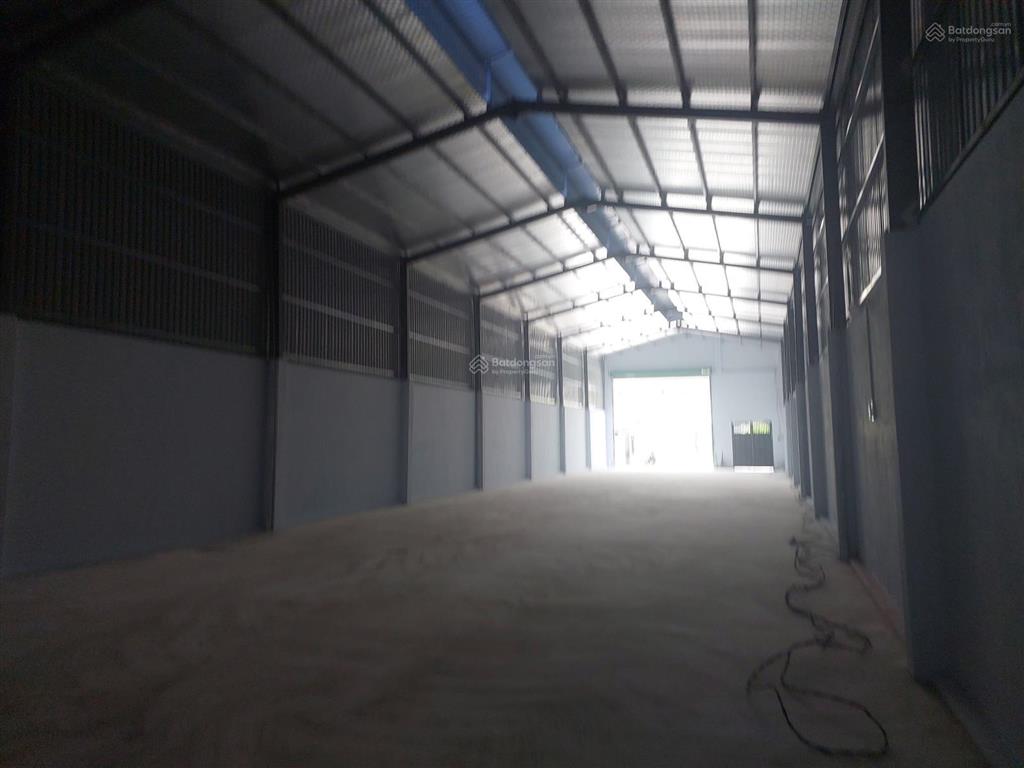 Cho thuê kho xưởng 600m2. đường xe công, điện 3 pha. gần khu cn sóng thần 3, visip 2
