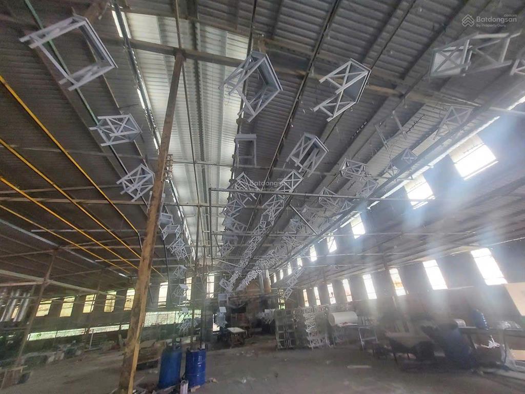 Cho thuê xưởng 1800m2.có sẵn máy móc và chuueenf sơn cho ngành gỗ ,tân hiệp,khánh bình ,tân uyên,bd