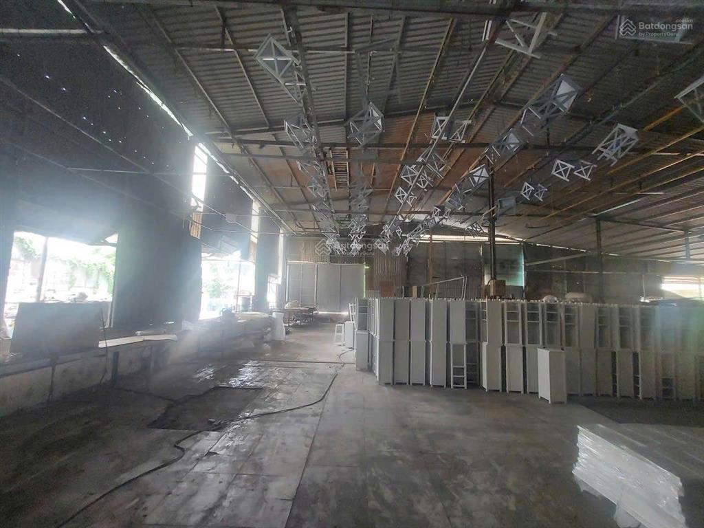 Cho thuê xưởng 1800m2.có sẵn máy móc và chuueenf sơn cho ngành gỗ ,tân hiệp,khánh bình ,tân uyên,bd