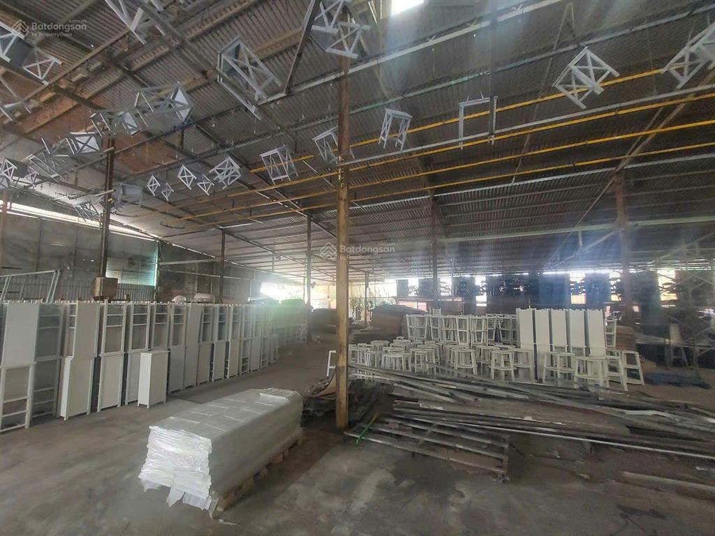 Cho thuê xưởng 1800m2.có sẵn máy móc và chuueenf sơn cho ngành gỗ ,tân hiệp,khánh bình ,tân uyên,bd