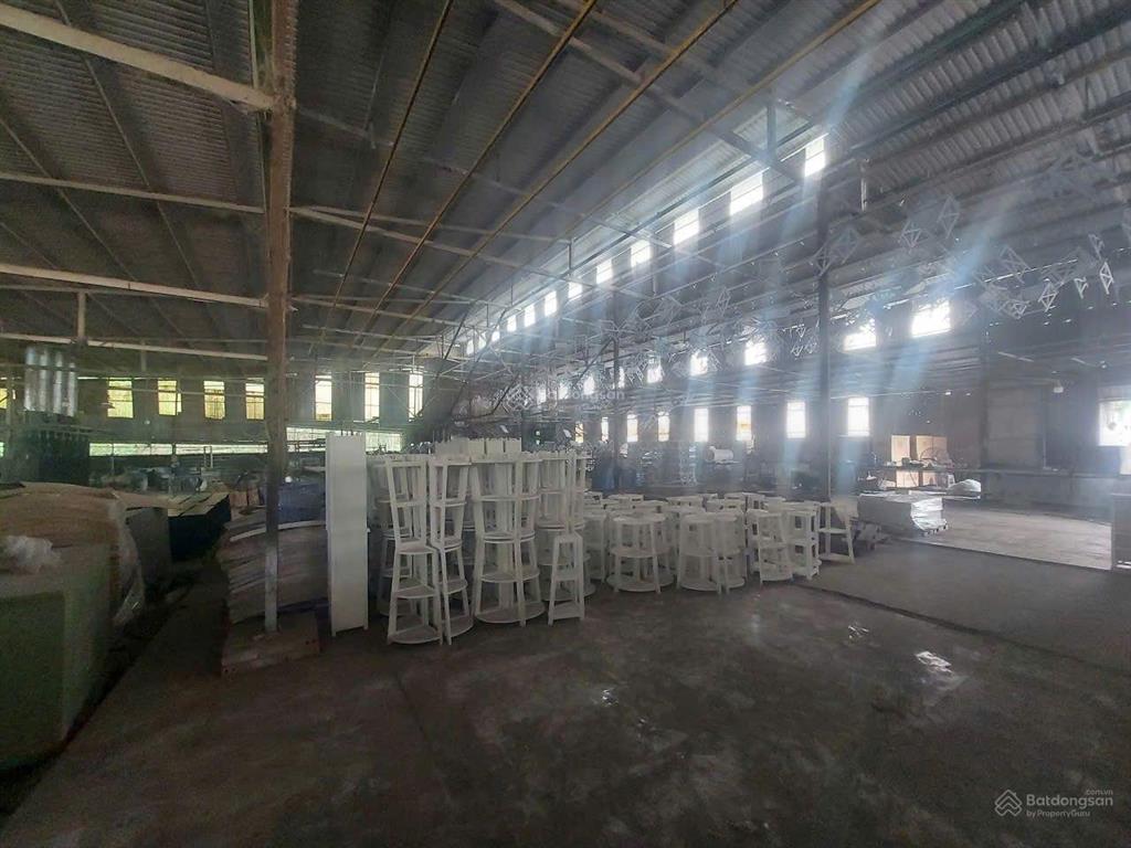 Cho thuê xưởng 1800m2.có sẵn máy móc và chuueenf sơn cho ngành gỗ ,tân hiệp,khánh bình ,tân uyên,bd