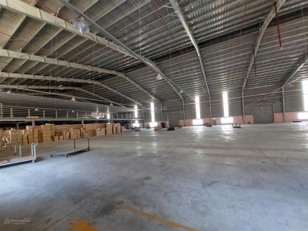 Cho thuê kho xưởng 7500m2. pccc tự động, đầy đủ giấy tờ. bến cát, bình dương