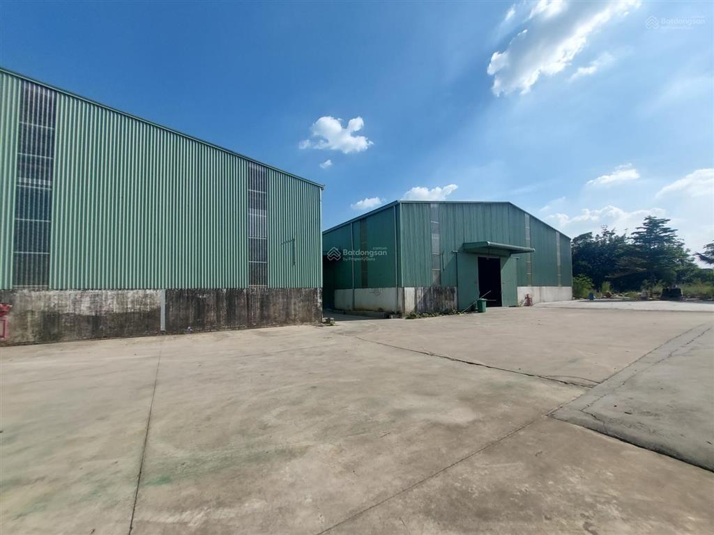 Cho thuê kho xưởng 4000m2. pccc vách tường, đường xe công. vĩnh tân, tân uyên, bình dương