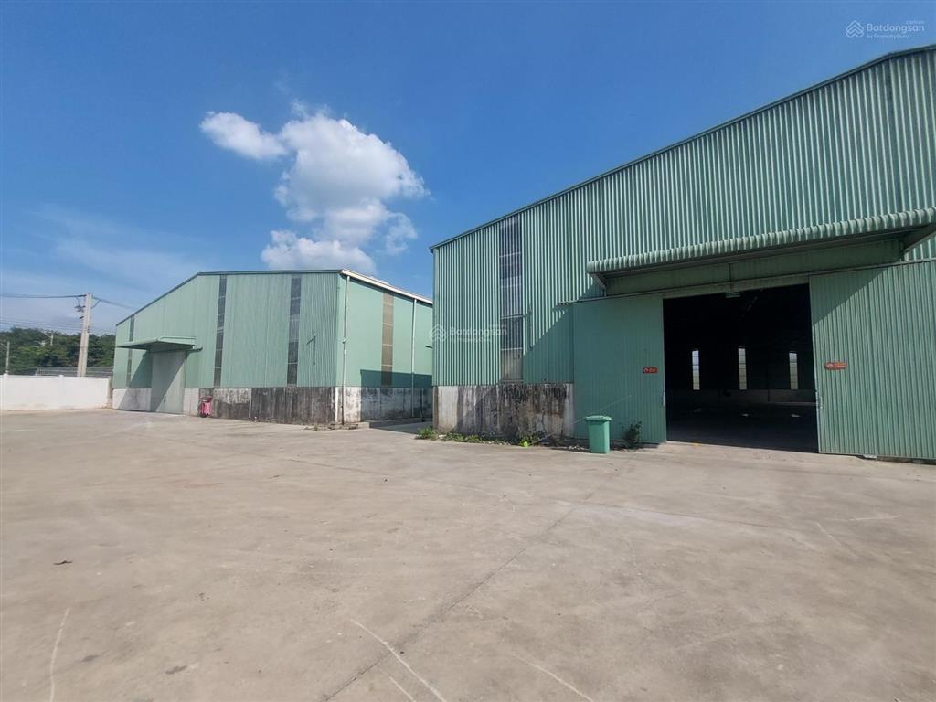 Cho thuê kho xưởng 4000m2. pccc vách tường, đường xe công. vĩnh tân, tân uyên, bình dương