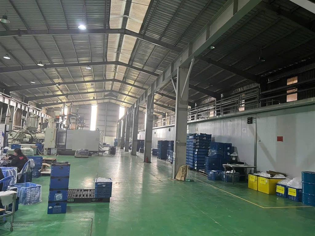 Cho thuê xưởng 2500m2. có sẵn cẩu trục 10 tấn, phù hợp sản xuất gia công cơ khí. vĩnh tân, tân uyên