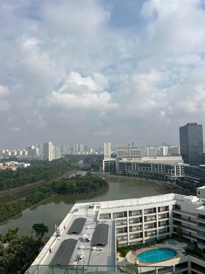 Cần bán căn hộ 3 pn view trực diện hồ bán nguyệt dự án the horizon phú mỹ hưng. 115m2, giá 19.5 tỷ