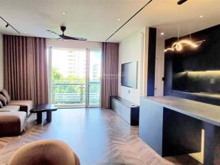 Cần bán gấp căn hộ 3pn dự án riverpark 1 phú mỹ hưng. 123m2, full mới 100%, giá 16.5 tỷ. có sổ hồng
