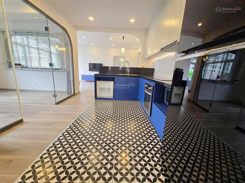 Cần bán nhanh căn hộ 3pn dự án cảnh viên 2 phú mỹ hưng, 118m2, full, shr, sẵn hđt 36tr, giá 10,8 tỷ
