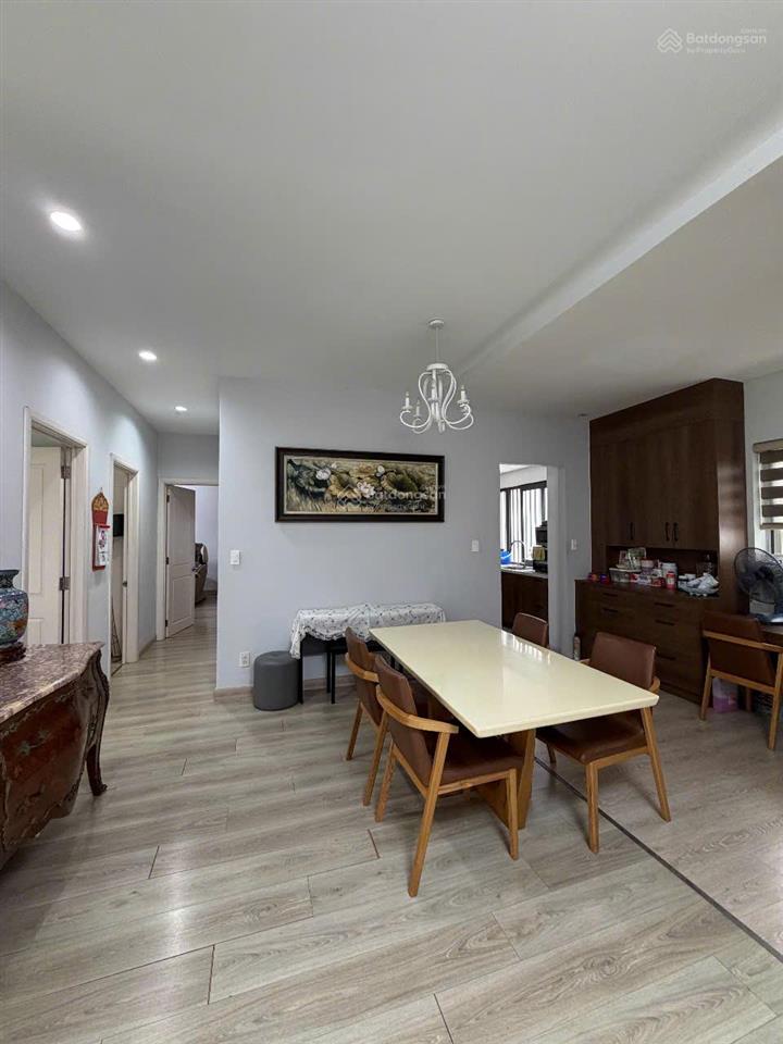 Hàng hiếm bán căn hộ sân vườn dự án garden court 2 phú mỹ hưng, 140m2+60m2 sân vườn, 3pn, 17 tỷ
