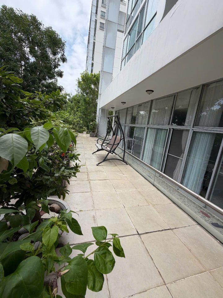 Siêu hiếm! Bán căn hộ sân vườn Garden Court 2, 200m2, 3PN, full, sổ hồng, giá 16.9 tỷ