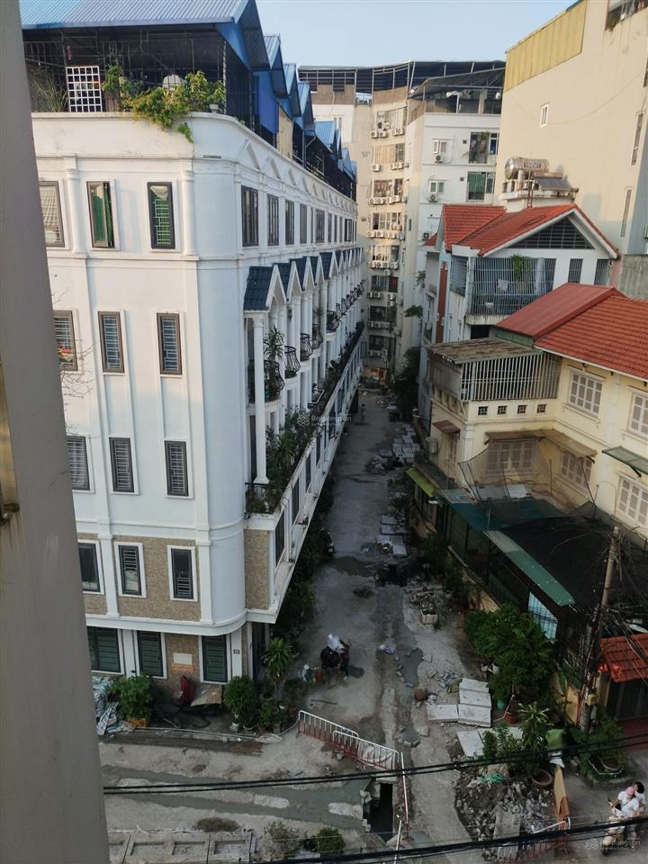 Cho thuê nhà nguyên căn 5 tầng 1 tum, sân rộng ngay ngõ 387 vũ tông phan