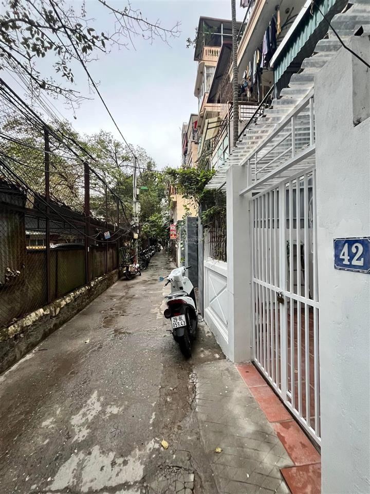 Cho thuê nhà riêng 2 tầng tại 42 ktt tàu thuỷ 10 huỳnh thúc kháng kéo dài (ngõ 84 chùa láng cũ)