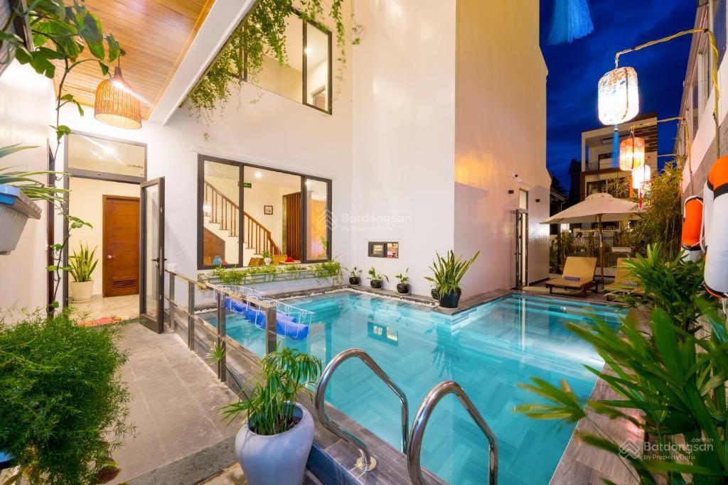 Bán khách sạn có hồ bơi 250m2 tại hội an, vị trí khai thác du lịch tốt