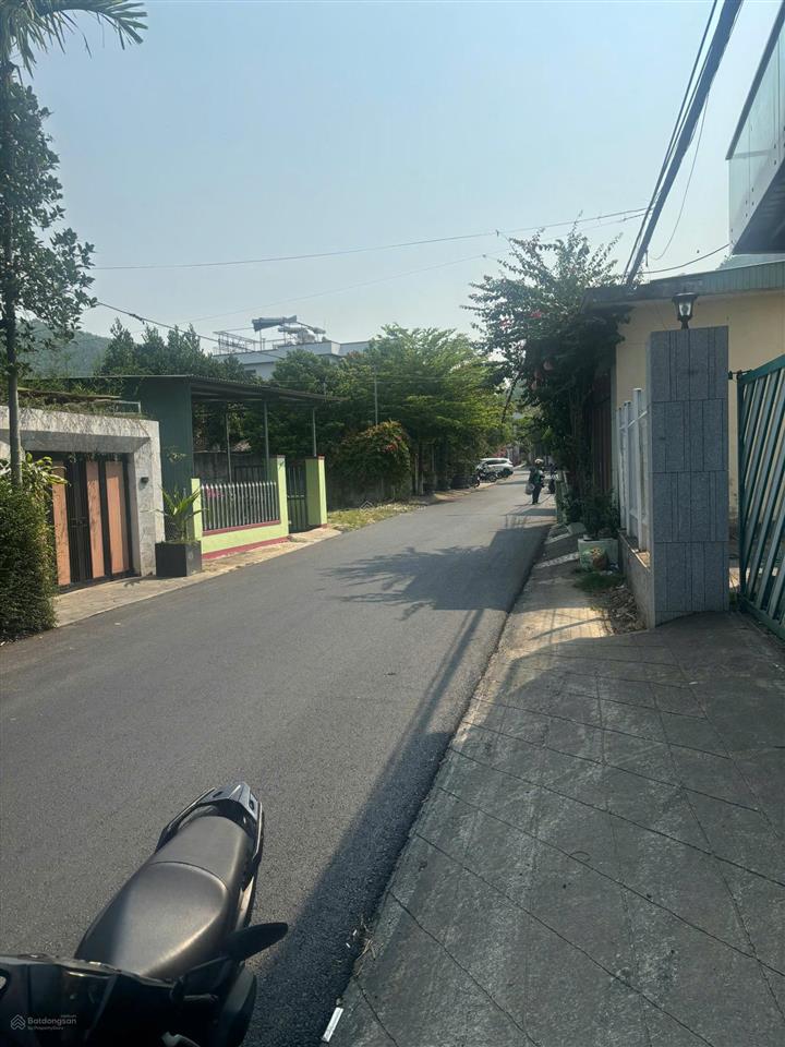Giá tốt  bán nhà xưởng 554m2 đường hoàng văn thái nối dài (bà nà  suối mơ) đi vào  thôn đại la