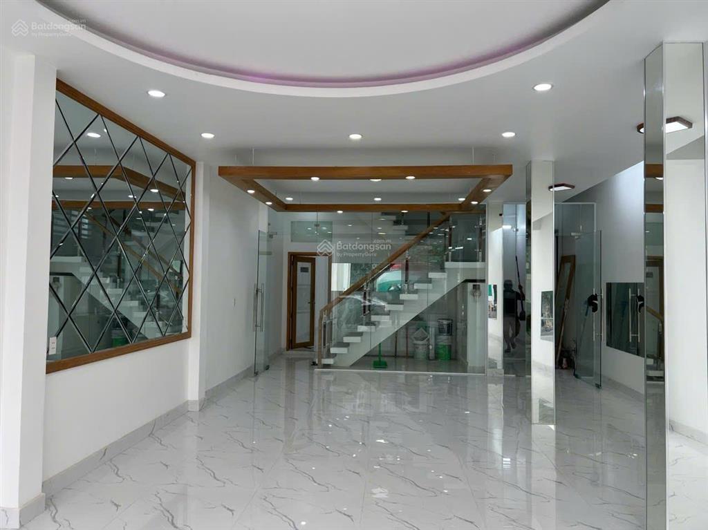 Cho thuê nhà mặt tiền 6x25m phan văn trị đối diện cityland