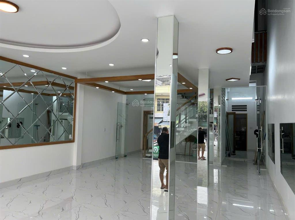 Cho thuê nhà mặt tiền 6x25m phan văn trị đối diện cityland