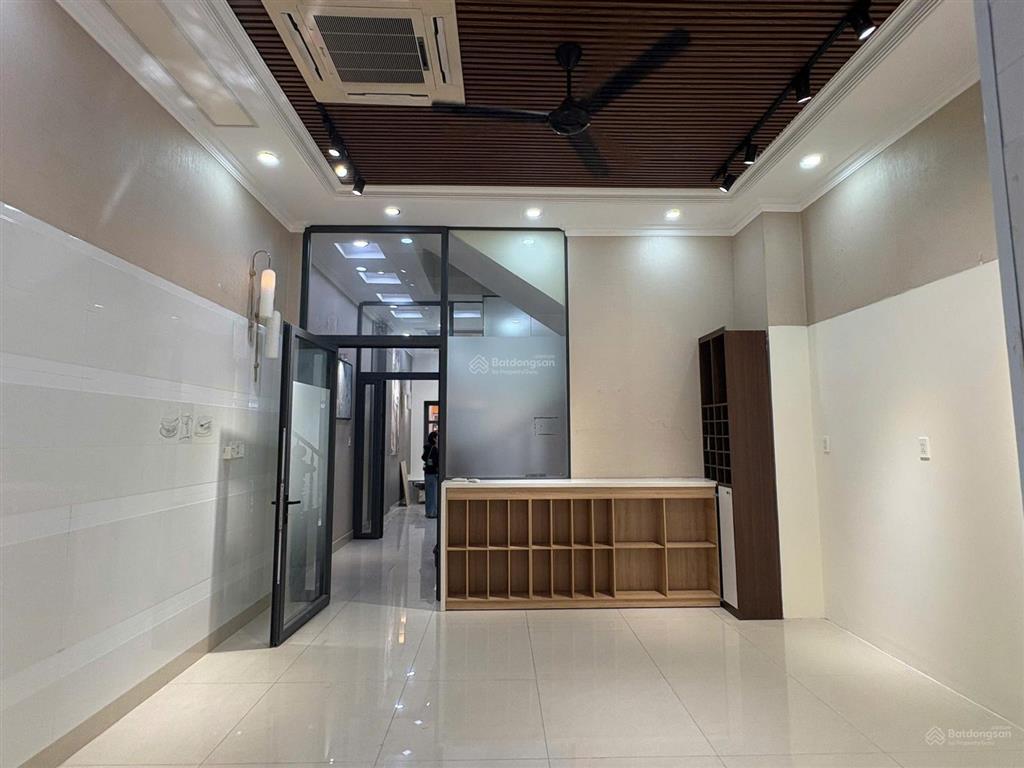 Cho thuê mặt bằng tầng trệt cityland gò vấp