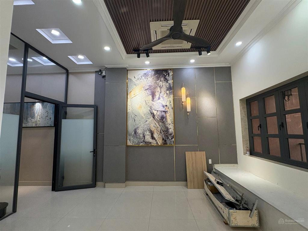 Cho thuê mặt bằng tầng trệt cityland gò vấp