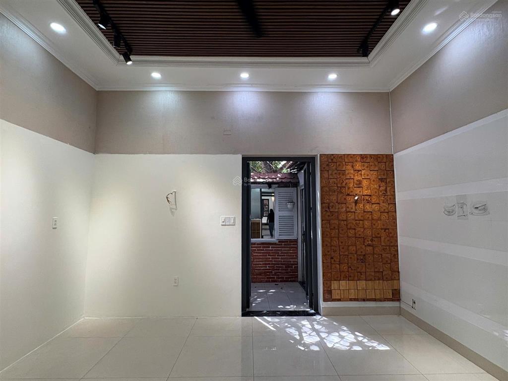 Cho thuê mặt bằng tầng trệt cityland gò vấp