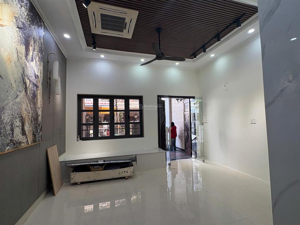 Cho thuê mặt bằng tầng trệt cityland gò vấp