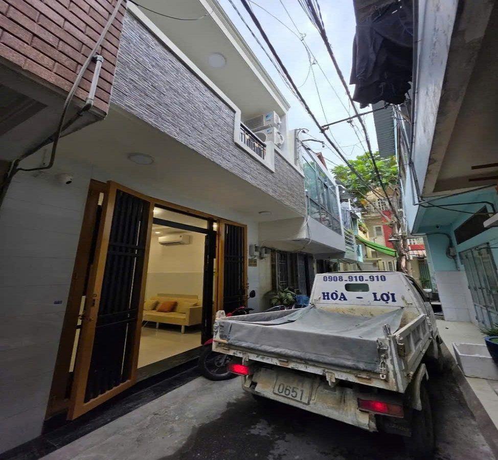 Bán nhà HXH Hoà Bình, Phú Thạnh, Tân Phú cũ, 34m2, 2 tầng mới cong, tặng nội thất