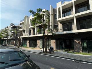 Nhà phố khu campus đã bàn giao chỉ 7,050 tỷ nhà thô 4 tầng.  0942 995 ***