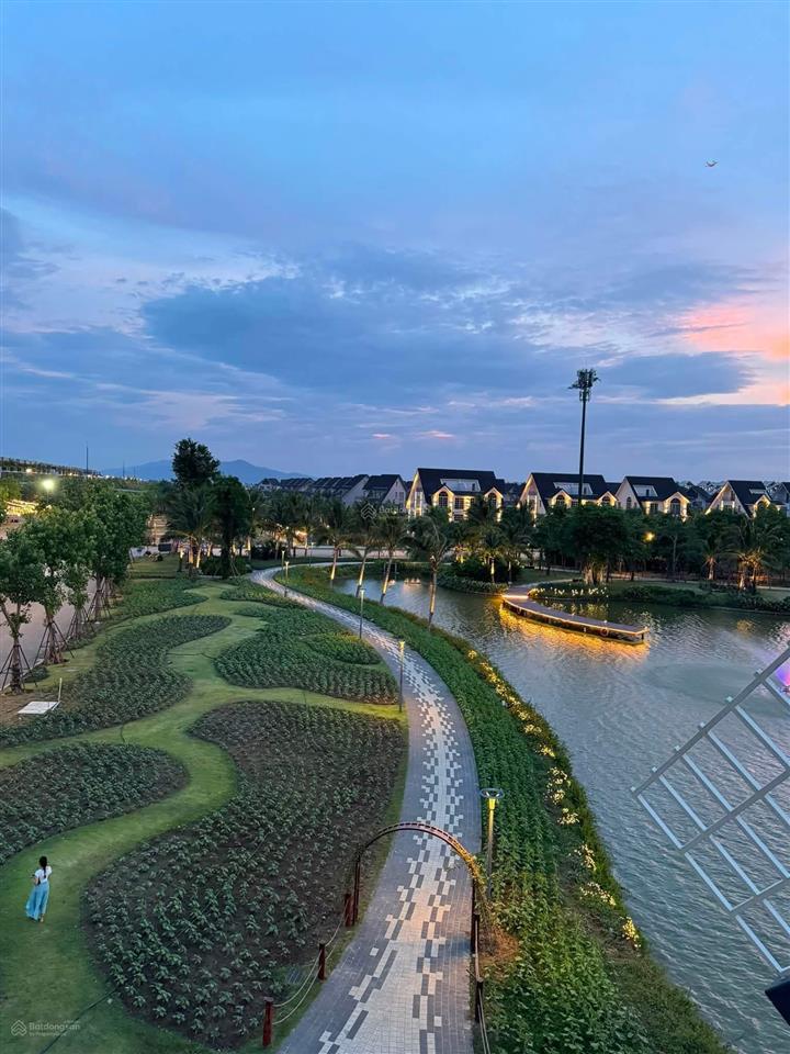 Biệt thự đơn lập eco central park đã bàn giao nhận nhà luôn
