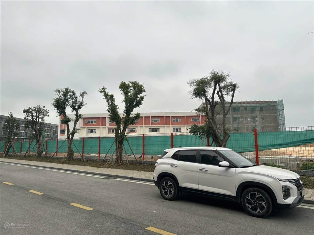 Nhà phố tại eco central park cạnh trường fpt giá cực tốt đã có bìa