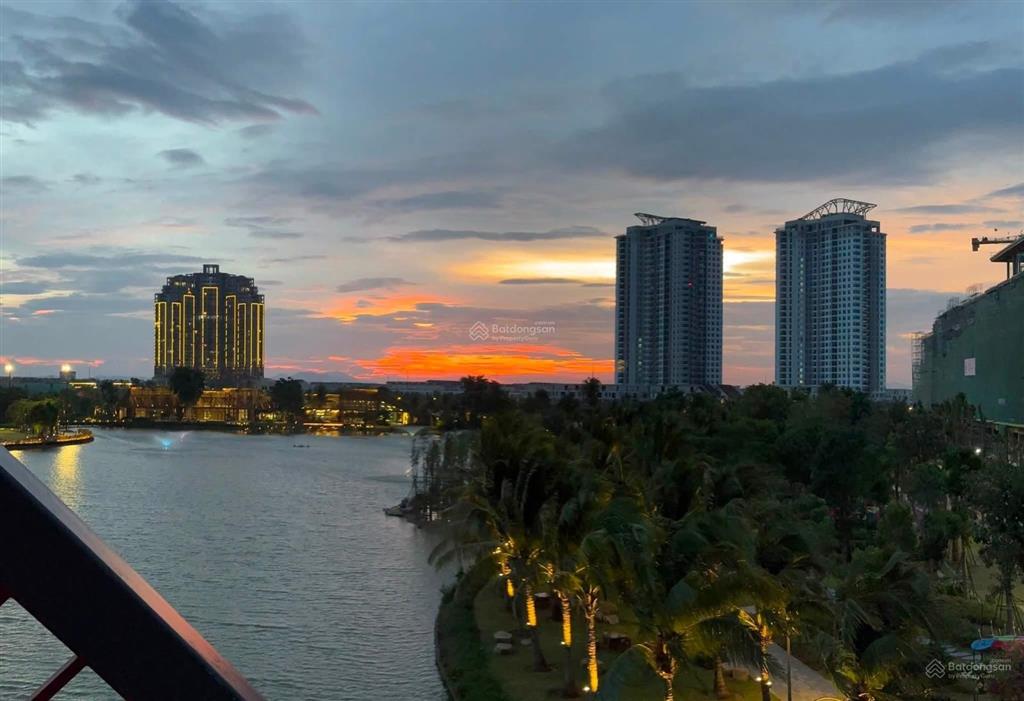 Nhà phố tại eco central park cạnh trường fpt giá cực tốt đã có bìa