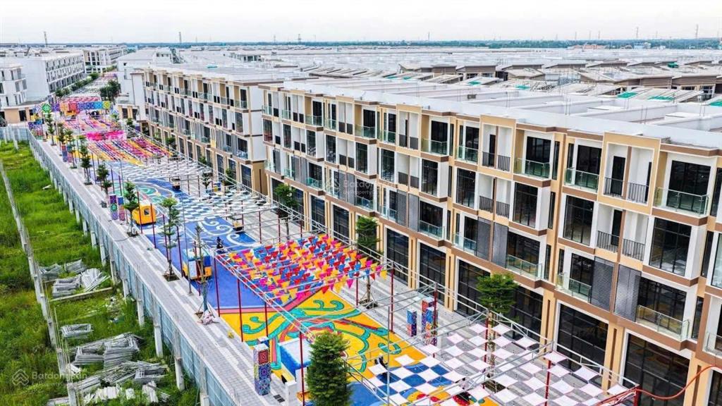 Bán nhà phố t&t millennia city long hậu