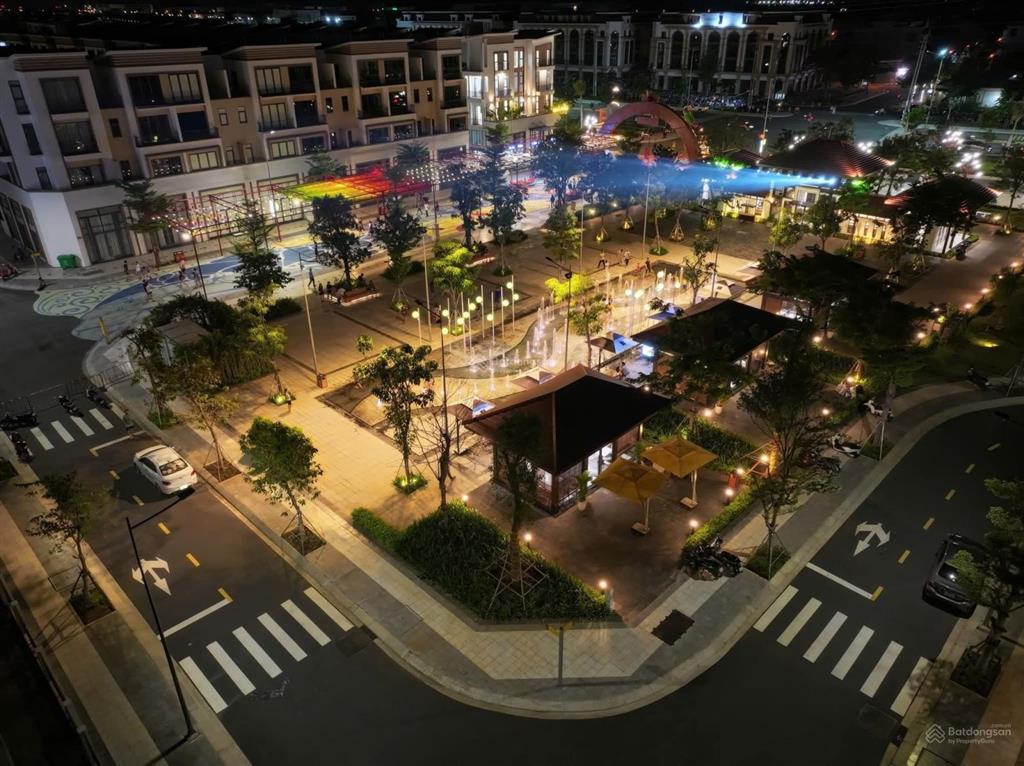 Cần cho thuê nhà phố t&t city millennia long hậu, vị trí ngay cạnh cổng