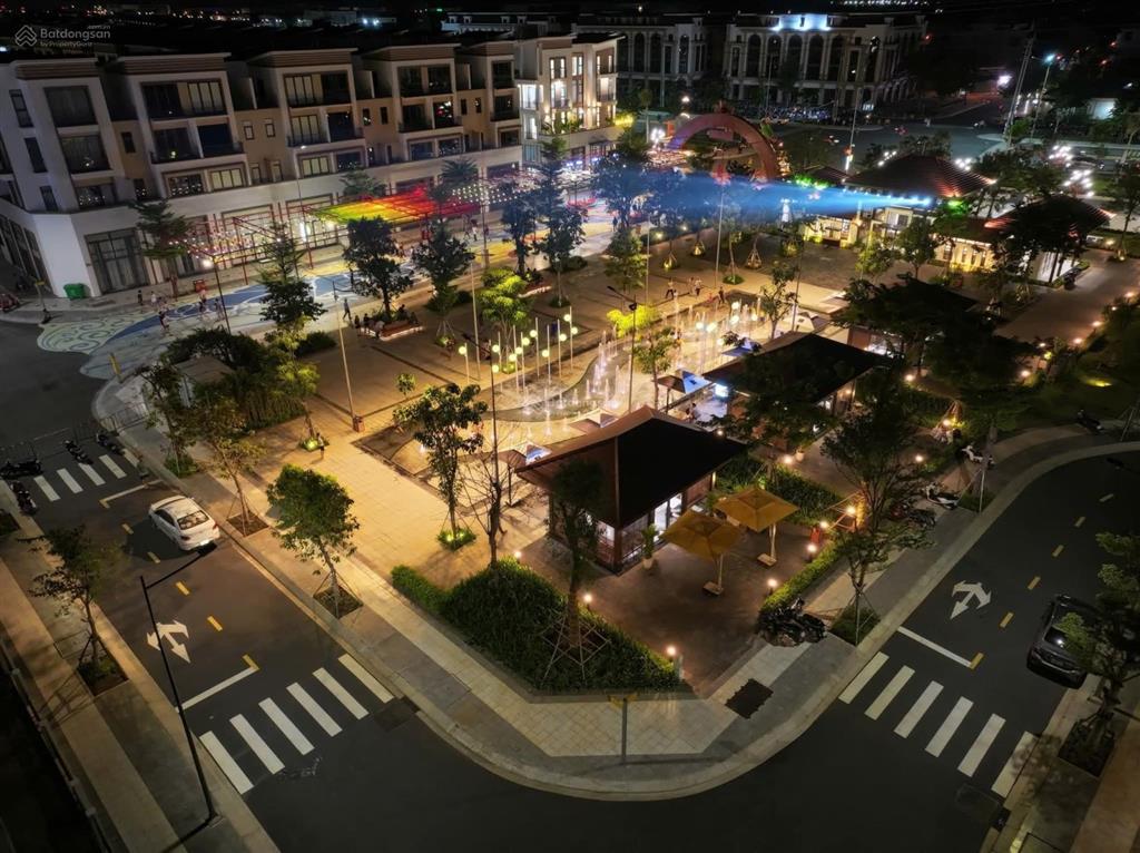 Cần cho thuê nhà phố t&t city millennia long hậu, vị trí ngay cạnh cổng