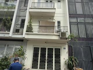 Nhà ngõ 61 cổ linh, 4 tầng, 90m2, đường trước nhà 5m, viả hè 2,5m. phù hợp làm văn phòng/kinh doanh
