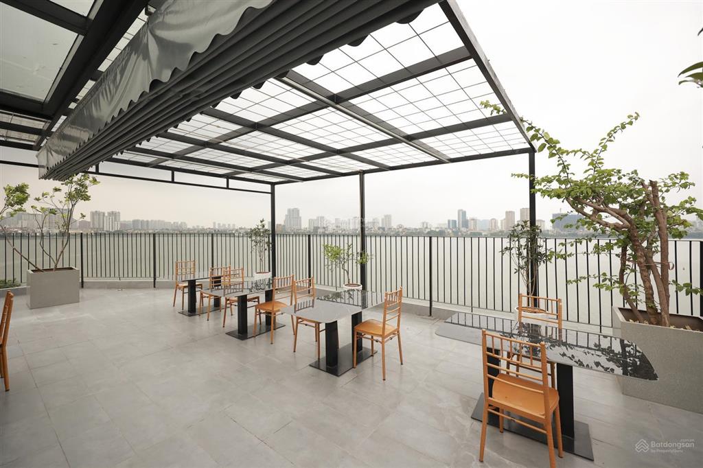 Cho thuê căn 02 ngủ 02 wc mới, full đồ, ngay mặt hồ tây, 90a xóm chùa