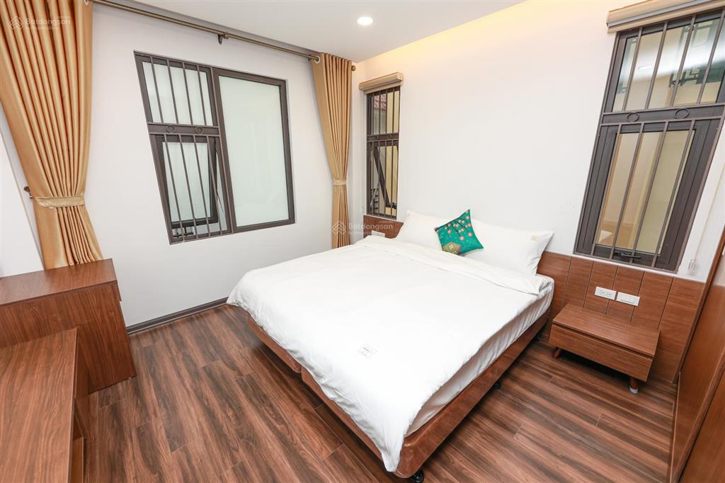 Cho thuê căn hộ full đồ 02 ngủ 120m2 ngõ 11 đường tây hồ