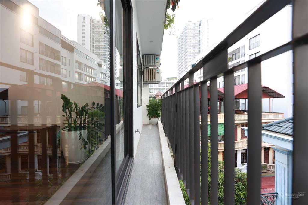 Cho thuê căn hộ full đồ 02 ngủ 120m2 ngõ 11 đường tây hồ