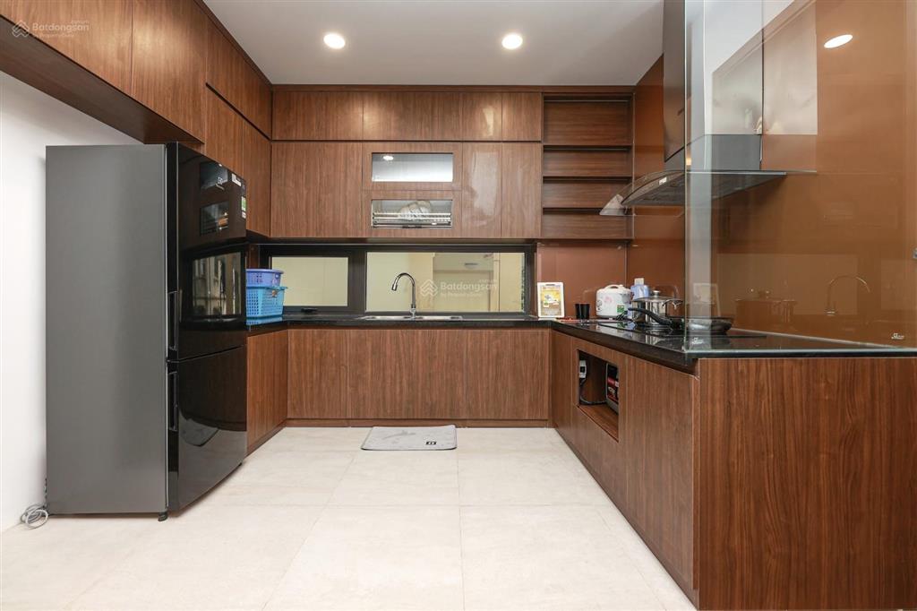 Cho thuê căn hộ full đồ 02 ngủ 120m2 ngõ 11 đường tây hồ