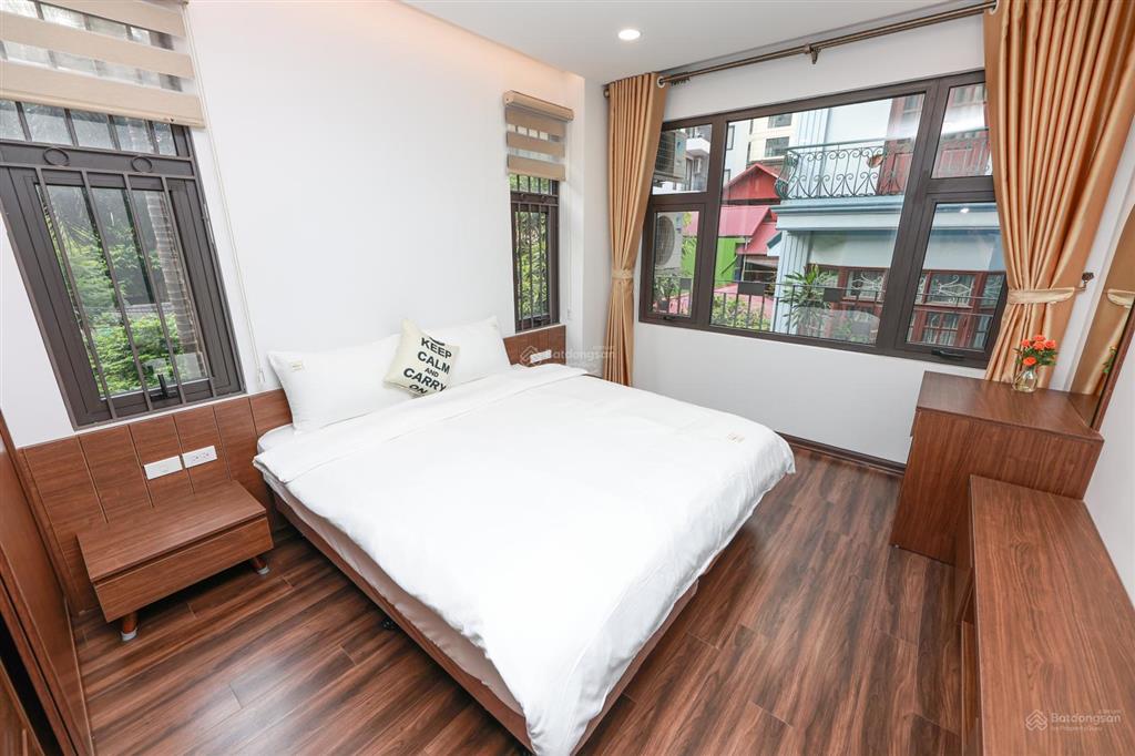 Cho thuê căn hộ full đồ 02 ngủ 120m2 ngõ 11 đường tây hồ