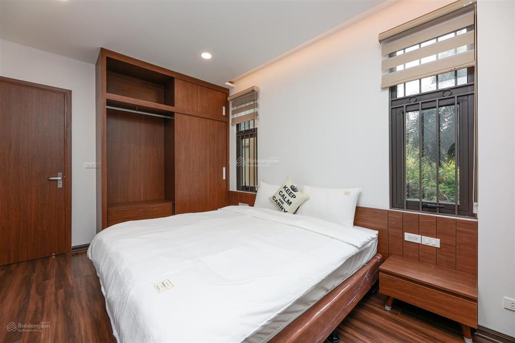Cho thuê căn hộ full đồ 02 ngủ 120m2 ngõ 11 đường tây hồ
