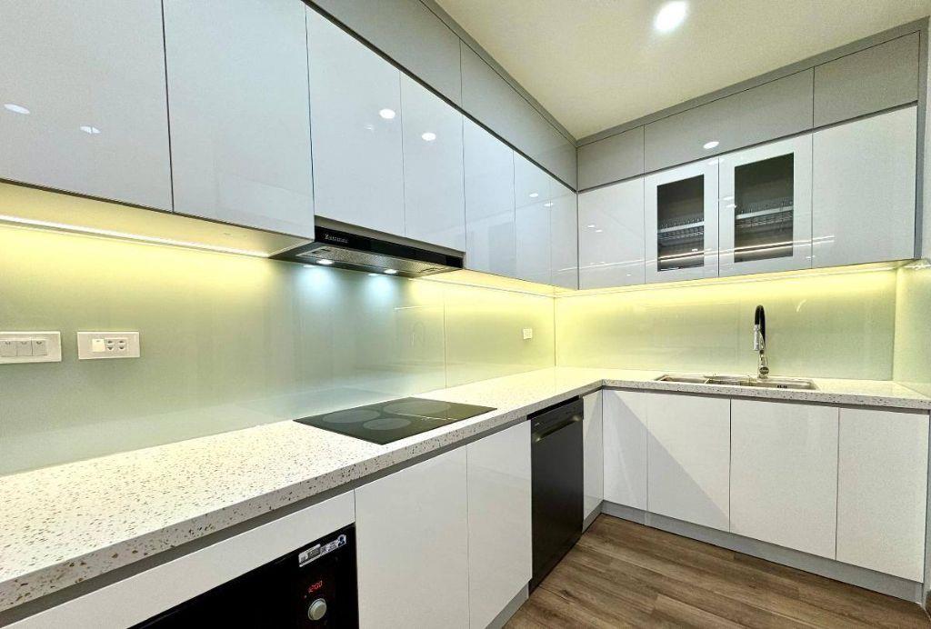 Bán gấp căn hộ chung cư cao cấp Ngoại Giao Đoàn – DT 130m2 ( căn góc 3PN)
