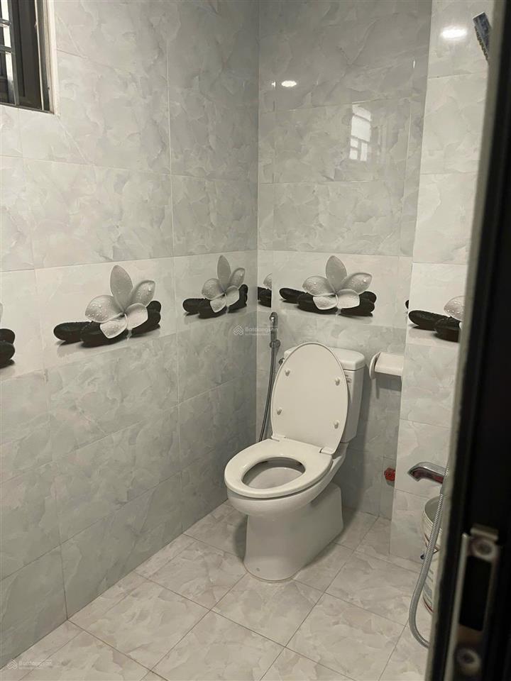 (chính chủ). cần bán nhà phân lô mặt phố trần đăng ninh  40m2 sổ đỏ  thang máy  30 tỷ (có giảm)