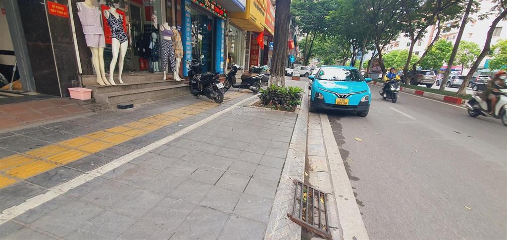(chính chủ). cần bán nhà phân lô mặt phố trần đăng ninh  40m2 sổ đỏ  thang máy  30 tỷ (có giảm)