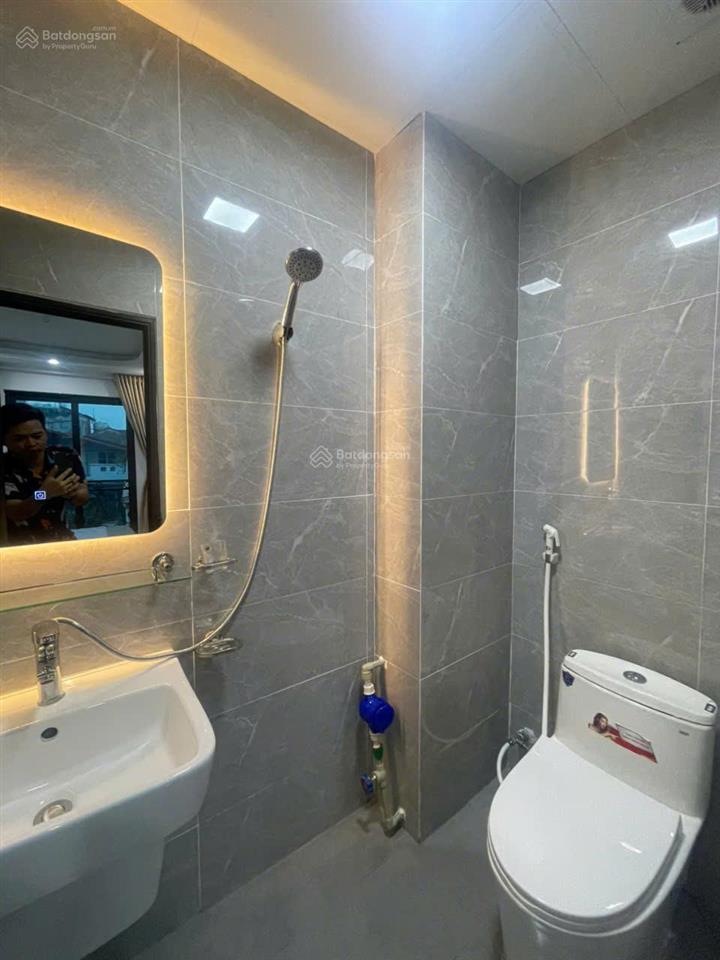 Nhà mình còn phòng cho thuê tại 442 âu cơ  full đồ  có ban công  chỉ 4,3 triệu/th  có thang máy