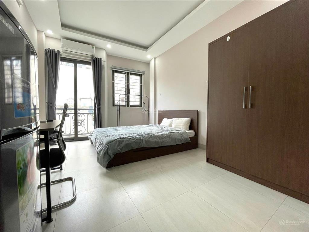 Nhà mình còn phòng cho thuê tại 442 âu cơ  full đồ  có ban công  chỉ 4,3 triệu/th  có thang máy