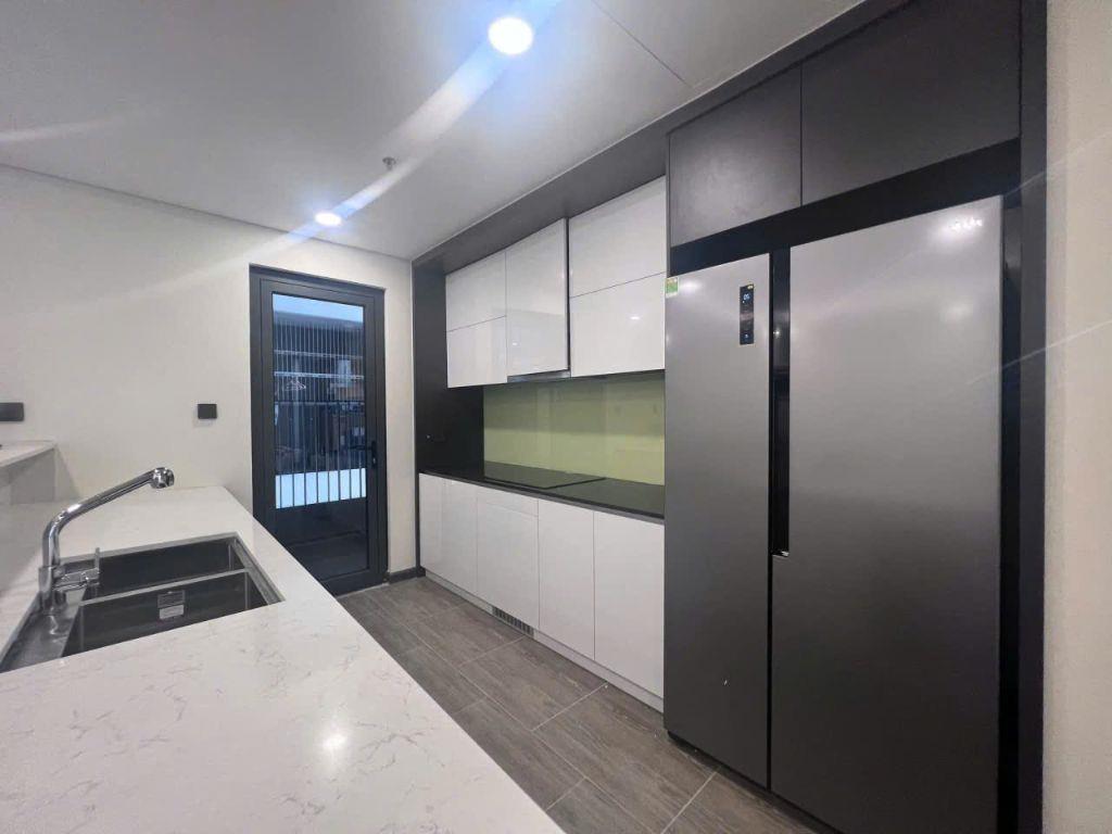Bán gấp căn hộ chung cư N04B Ngoại Giao Đoàn – DT 130m2 ( căn góc 3PN)