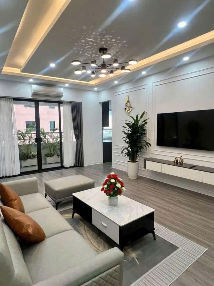 Chính chủ cần bán chung cư Nghĩa Đô đường Hoàng Quốc Việt - 3 ngủ ( 6 tỷ 850) 