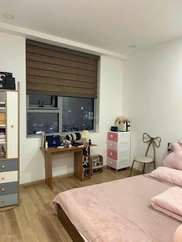 Bán gấp căn hộ chung cư đường Hoàng Quốc Việt – 71m2 ( 3 ngủ) Giá chỉ 6 tỷ 850.